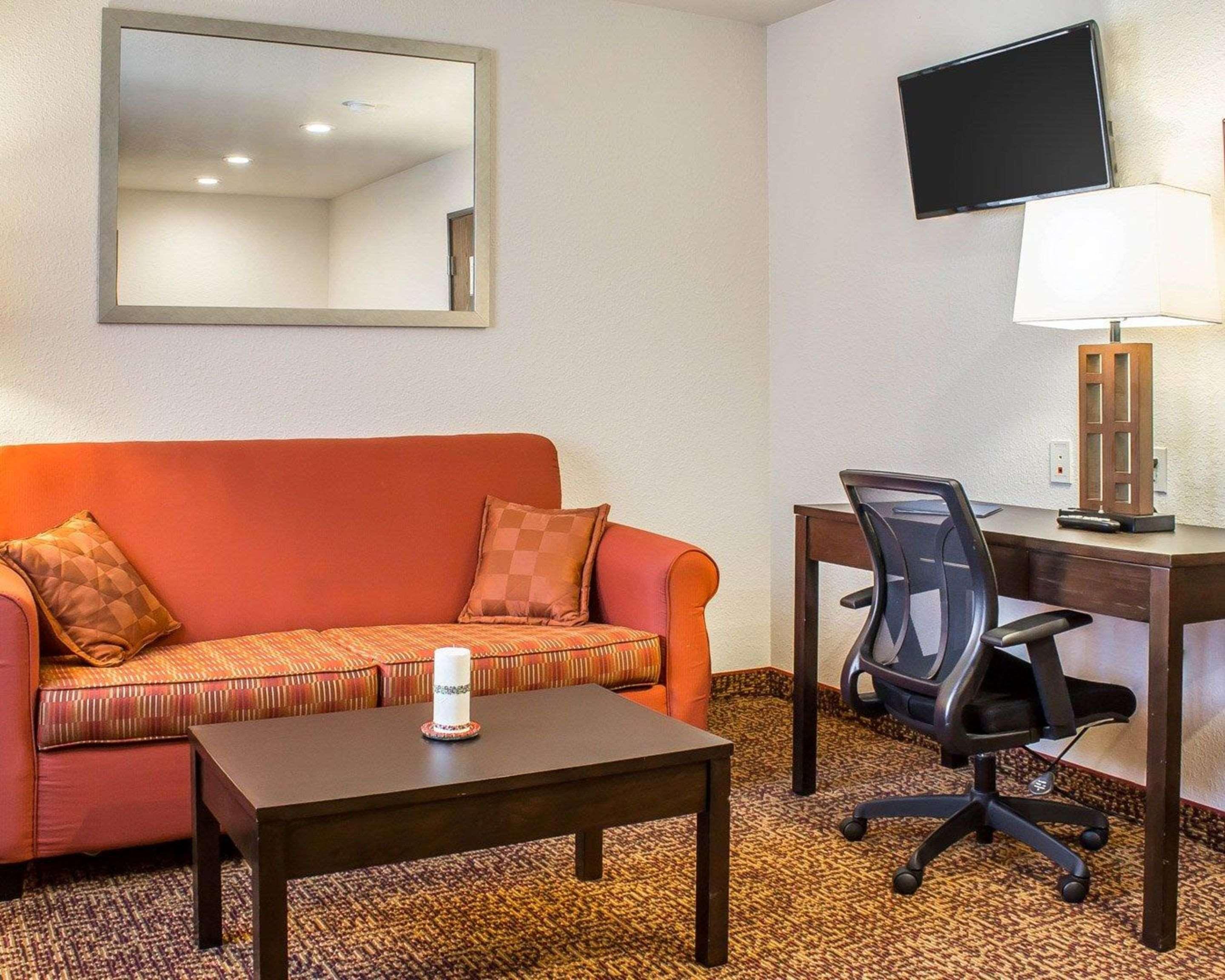 Rodeway Inn & Suites Near Okoboji Lake Milford Εξωτερικό φωτογραφία