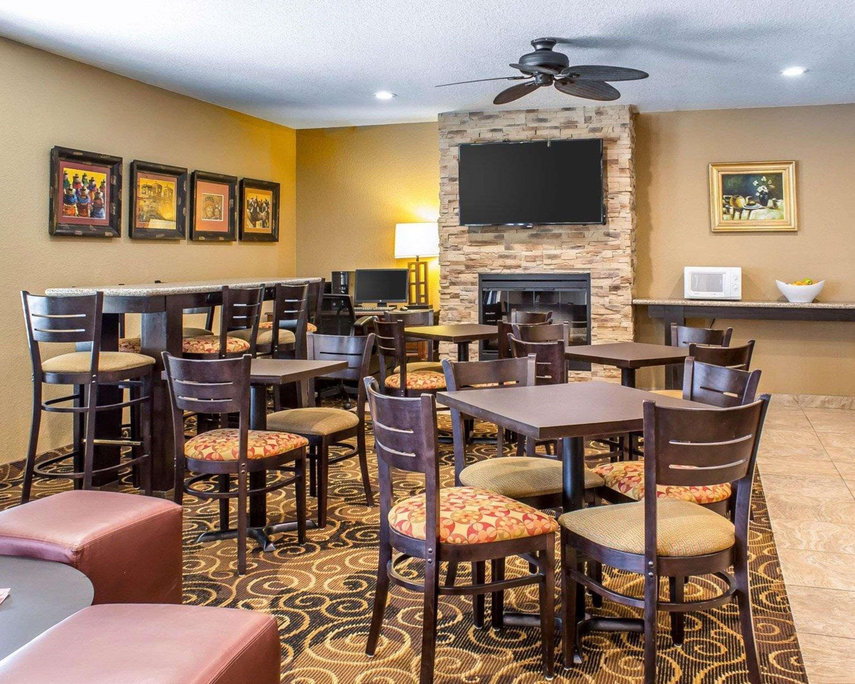 Rodeway Inn & Suites Near Okoboji Lake Milford Εξωτερικό φωτογραφία