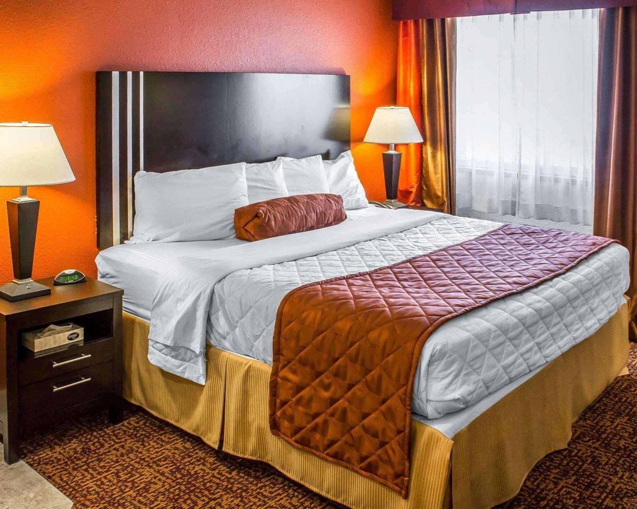 Rodeway Inn & Suites Near Okoboji Lake Milford Εξωτερικό φωτογραφία