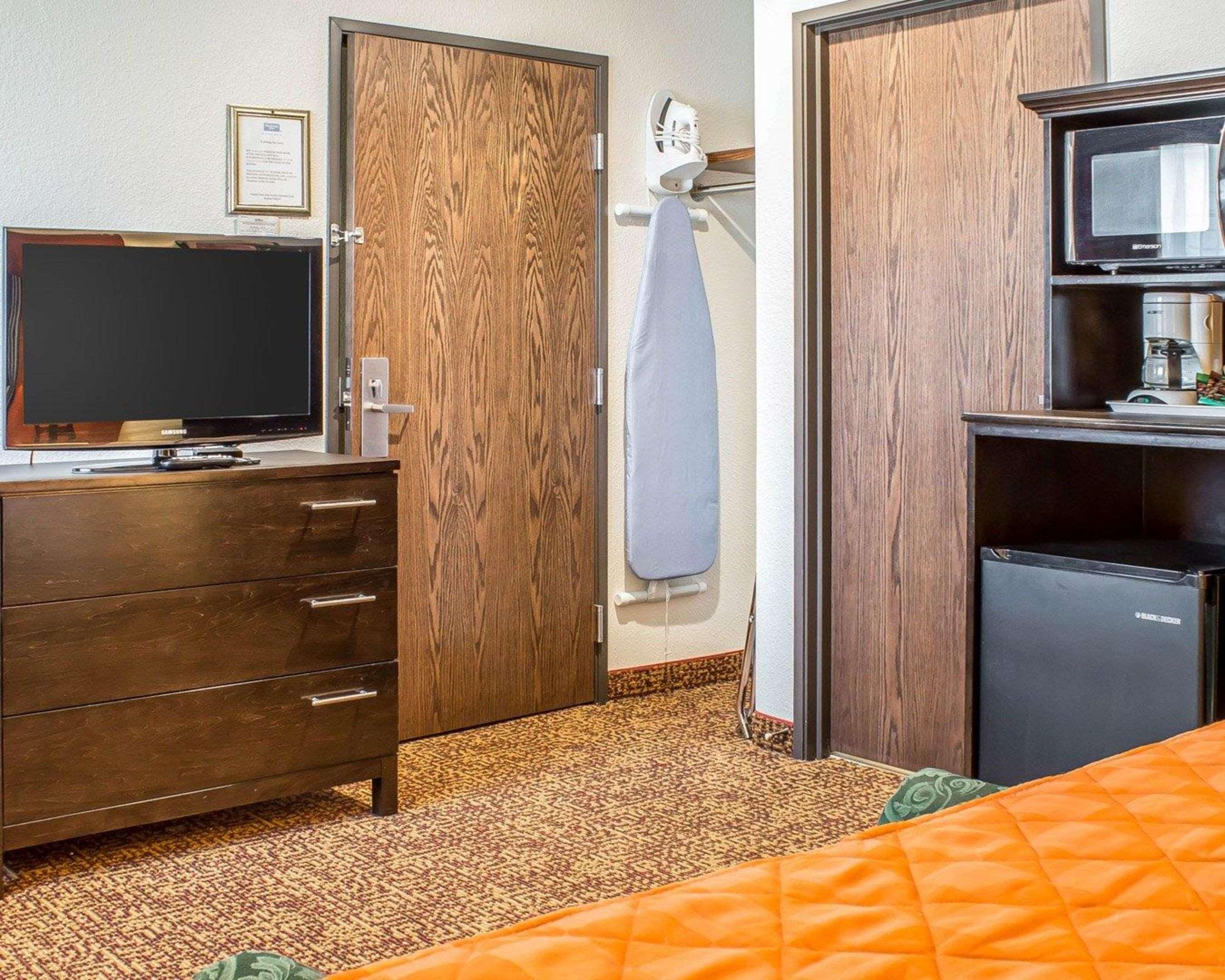 Rodeway Inn & Suites Near Okoboji Lake Milford Εξωτερικό φωτογραφία