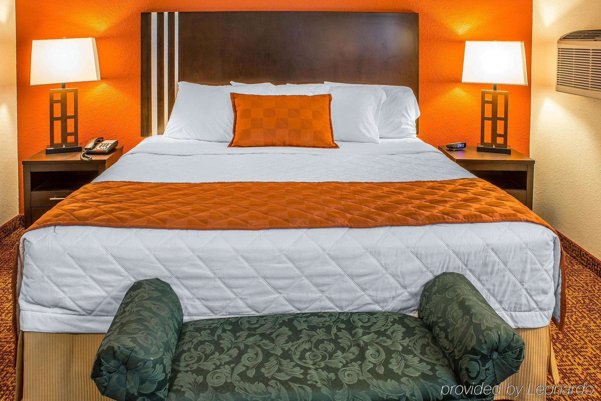 Rodeway Inn & Suites Near Okoboji Lake Milford Εξωτερικό φωτογραφία