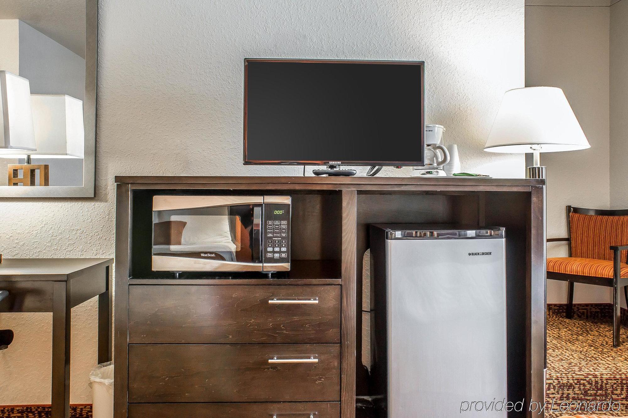 Rodeway Inn & Suites Near Okoboji Lake Milford Εξωτερικό φωτογραφία